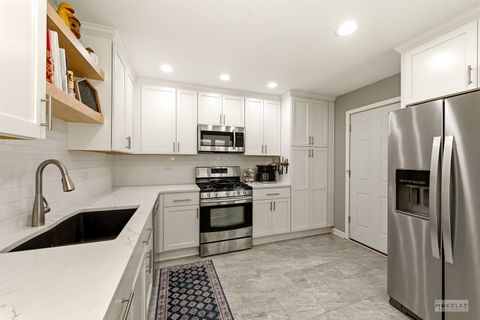 Tiny photo for 6424 Ashford Court, Lisle, IL 60532 (MLS # 12658432)