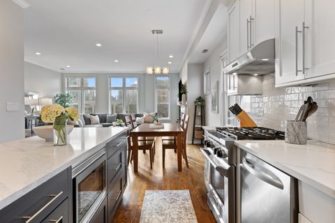 Tiny photo for 540 W Oakdale Avenue #4W, Chicago, IL 60657 (MLS # 12545842)