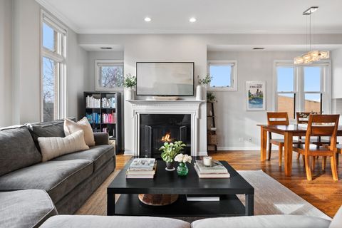 Tiny photo for 540 W Oakdale Avenue #4W, Chicago, IL 60657 (MLS # 12545842)