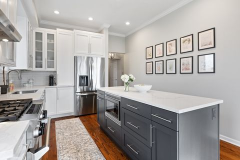 Tiny photo for 540 W Oakdale Avenue #4W, Chicago, IL 60657 (MLS # 12545842)