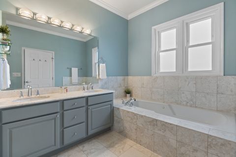 Tiny photo for 540 W Oakdale Avenue #4W, Chicago, IL 60657 (MLS # 12545842)