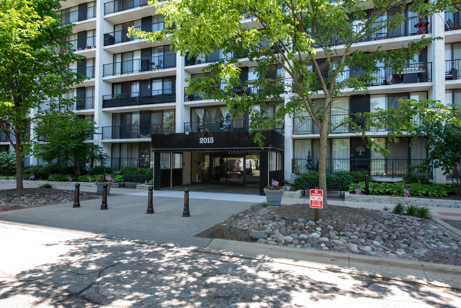 2015 S. Finley Road 612