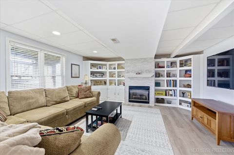 Tiny photo for 2984 Marshfield Court, Elgin, IL 60124 (MLS # 12615166)