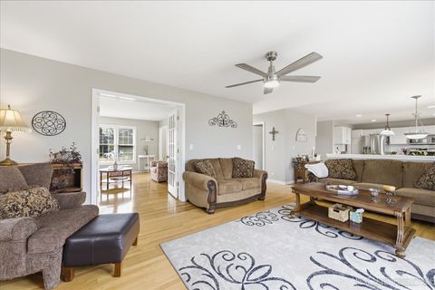 Tiny photo for 2984 Marshfield Court, Elgin, IL 60124 (MLS # 12615166)