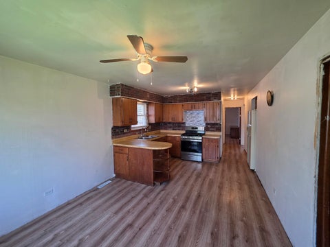 Tiny photo for 14104 S bensley Avenue, Burnham, IL 60633 (MLS # 12742530)