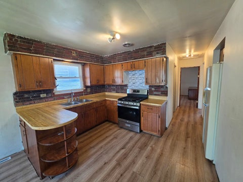 Tiny photo for 14104 S bensley Avenue, Burnham, IL 60633 (MLS # 12742530)