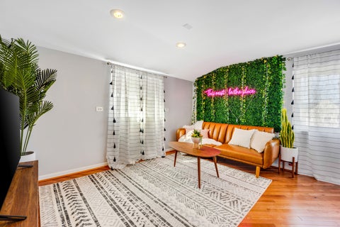 Tiny photo for 2920 N Gresham Avenue, Chicago, IL 60618 (MLS # 12641128)