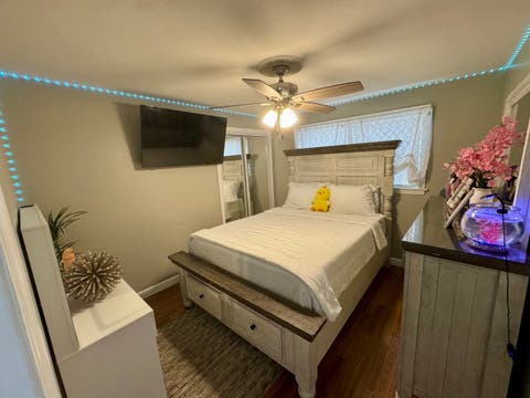 Tiny photo for 10806 S Avenue O, Chicago, IL 60617 (MLS # 12714241)