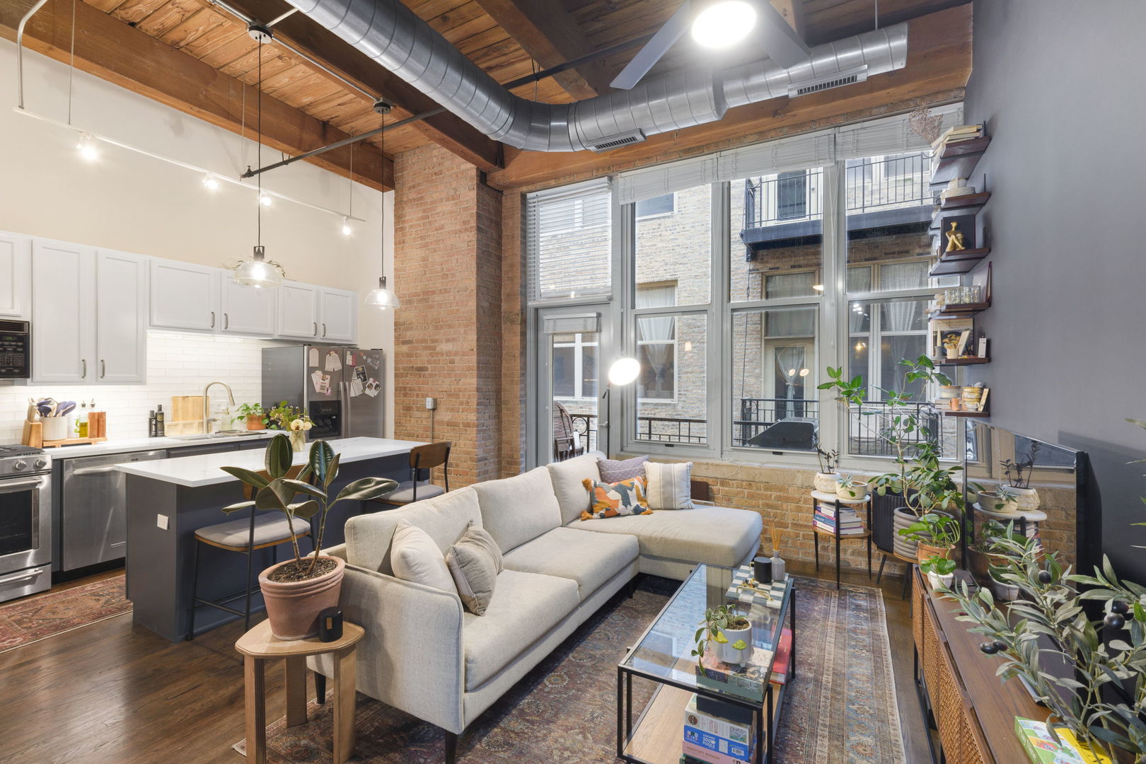 1500 W Monroe Street 408