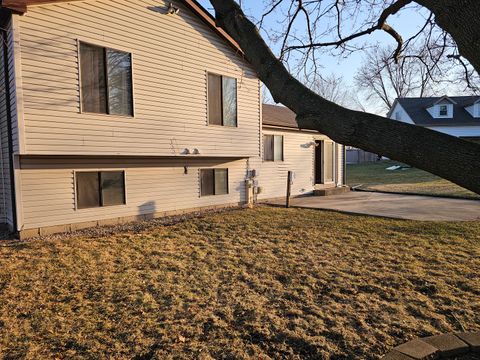 Tiny photo for 145 Abbeywood Circle, Streamwood, IL 60107 (MLS # 12568851)