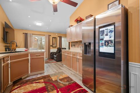 Tiny photo for 39806 Waterloo Drive, Beach Park, IL 60083 (MLS # 12619754)