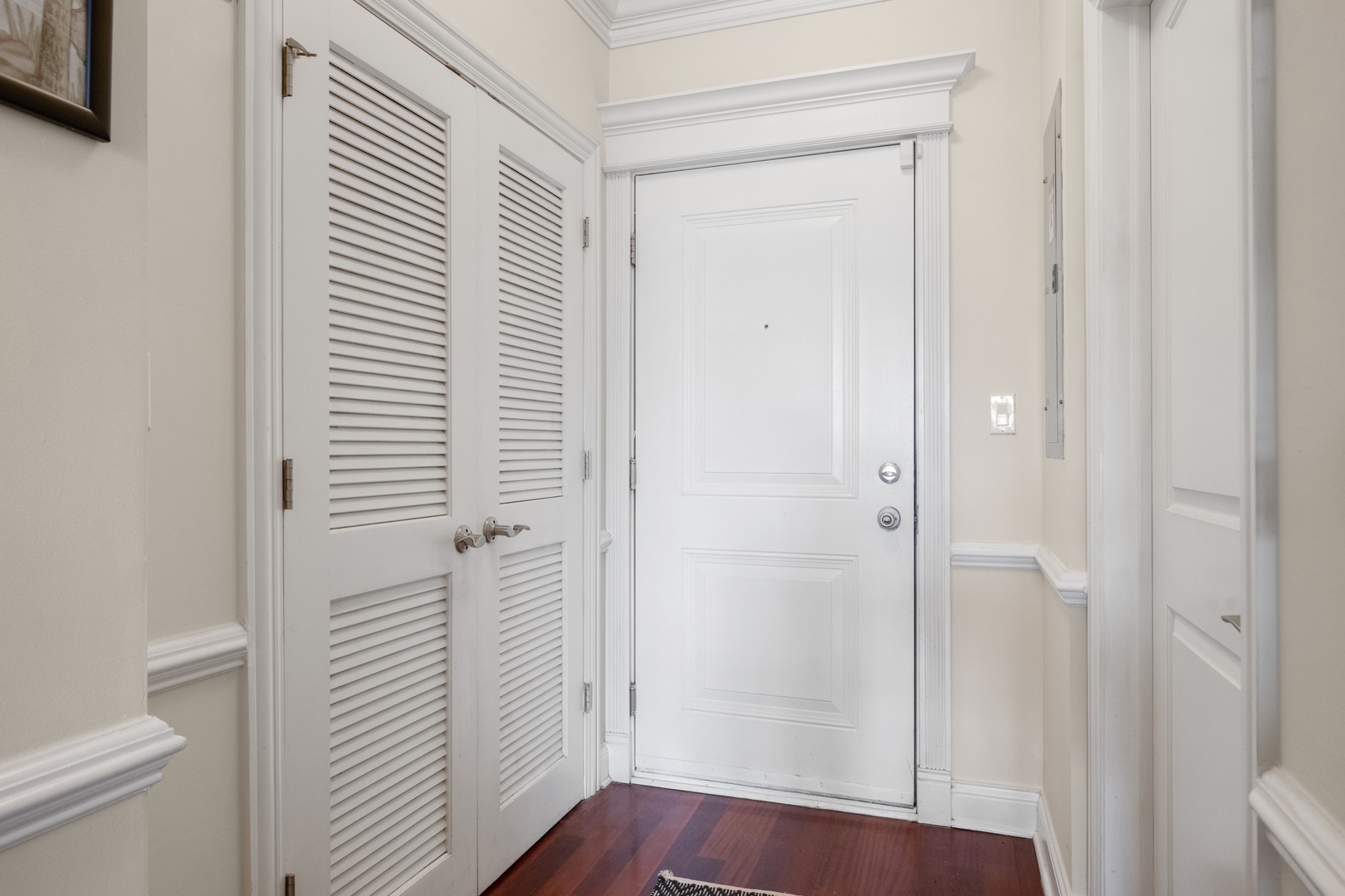 4755 N Kilbourn Avenue 3C