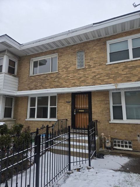 Tiny photo for 5035 W Gladys Avenue #C, Chicago, IL 60644 (MLS # 12595514)
