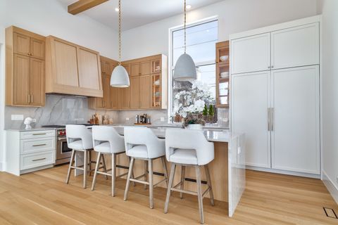 Tiny photo for 533 Kensington Court, Hinsdale, IL 60521 (MLS # 12548939)