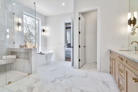 Tiny photo for 533 Kensington Court, Hinsdale, IL 60521 (MLS # 12548939)