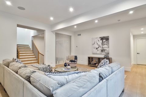 Tiny photo for 533 Kensington Court, Hinsdale, IL 60521 (MLS # 12548939)