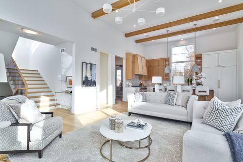 Tiny photo for 533 Kensington Court, Hinsdale, IL 60521 (MLS # 12548939)