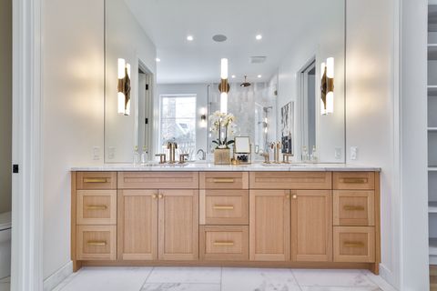 Tiny photo for 533 Kensington Court, Hinsdale, IL 60521 (MLS # 12548939)