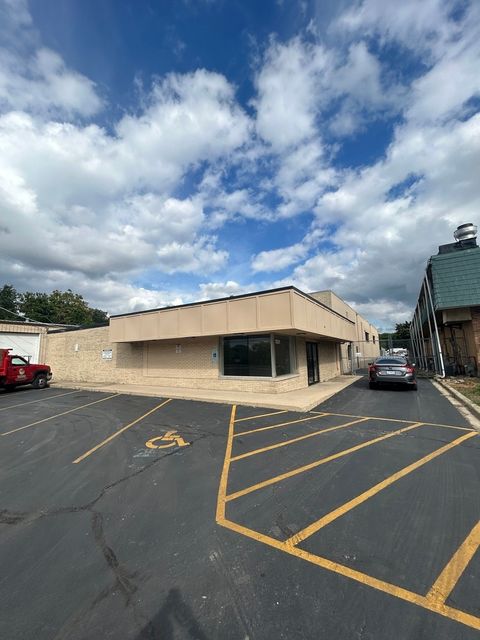 Tiny photo for 1001 Aurora Avenue #A, Aurora, IL 60505 (MLS # 12497357)