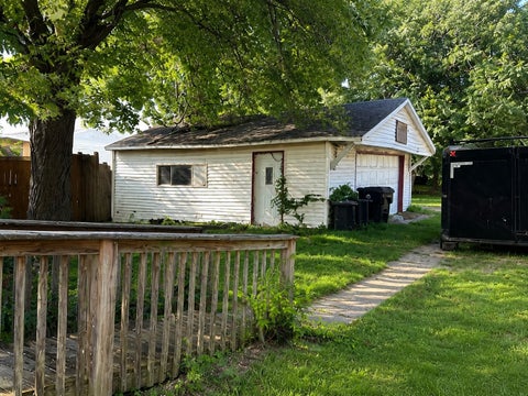 Tiny photo for 605 W Armstrong Avenue, Peoria, IL 61606 (MLS # 12748966)