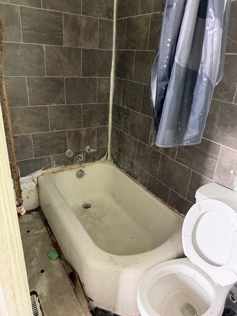 Tiny photo for 605 W Armstrong Avenue, Peoria, IL 61606 (MLS # 12748966)