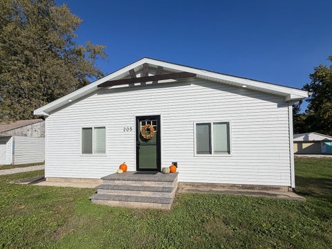Tiny photo for 205 S Washington Street, Mansfield, IL 61854 (MLS # 12779148)