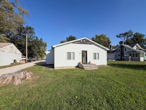 Photo of 205 S Washington Street, Mansfield, IL 61854 (MLS # 12779148)
