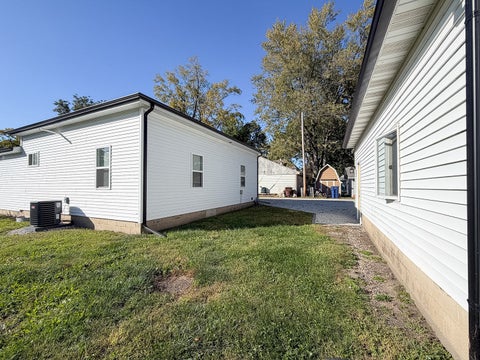 Tiny photo for 205 S Washington Street, Mansfield, IL 61854 (MLS # 12779148)