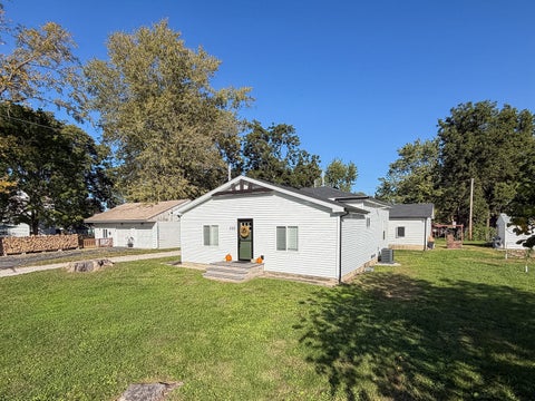 Tiny photo for 205 S Washington Street, Mansfield, IL 61854 (MLS # 12779148)