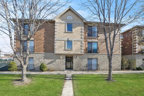 Tiny photo for 3423 Ridgeland Avenue #203, Berwyn, IL 60402 (MLS # 12551862)
