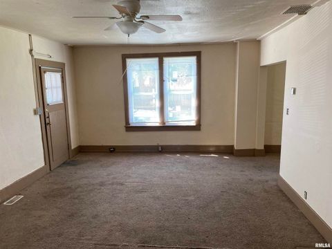 Tiny photo for 505 S Rawlings Street, Carbondale, IL 62901 (MLS # EB445464)