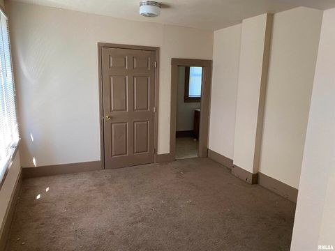 Tiny photo for 505 S Rawlings Street, Carbondale, IL 62901 (MLS # EB445464)