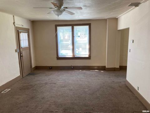 Tiny photo for 505 S Rawlings Street, Carbondale, IL 62901 (MLS # EB445464)