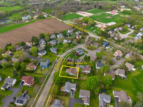 Tiny photo for 2022 N Aspen Drive, Woodstock, IL 60098 (MLS # 12632250)