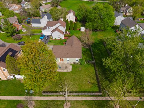 Photo of 2022 N Aspen Drive, Woodstock, IL 60098 (MLS # 12632250)