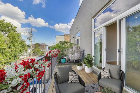 Tiny photo for 1708 W Cermak Road #3W, Chicago, IL 60608 (MLS # 12483987)