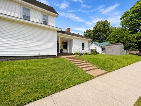 Tiny photo for 621 Girard Street, Metropolis, IL 62960 (MLS # 12670075)