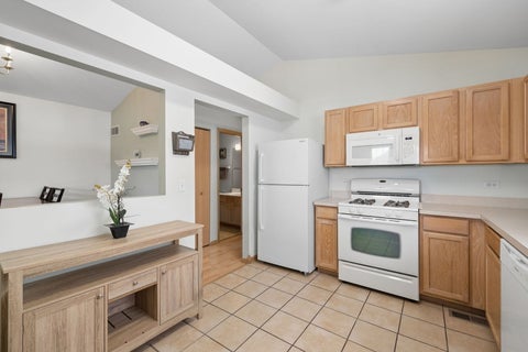 Tiny photo for 814 Symphony Drive, Aurora, IL 60504 (MLS # 12666412)