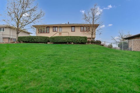 Tiny photo for 8532 W 107th Street, Palos Hills, IL 60465 (MLS # 12516448)
