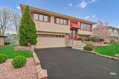 Photo of 8532 W 107th Street, Palos Hills, IL 60465 (MLS # 12516448)