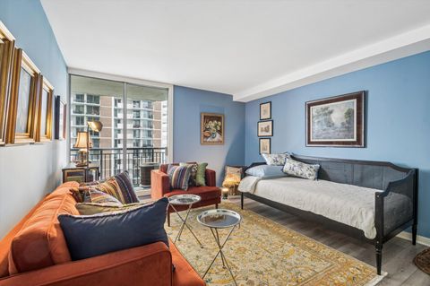 Tiny photo for 6007 N Sheridan Road #15B, Chicago, IL 60660 (MLS # 12588659)