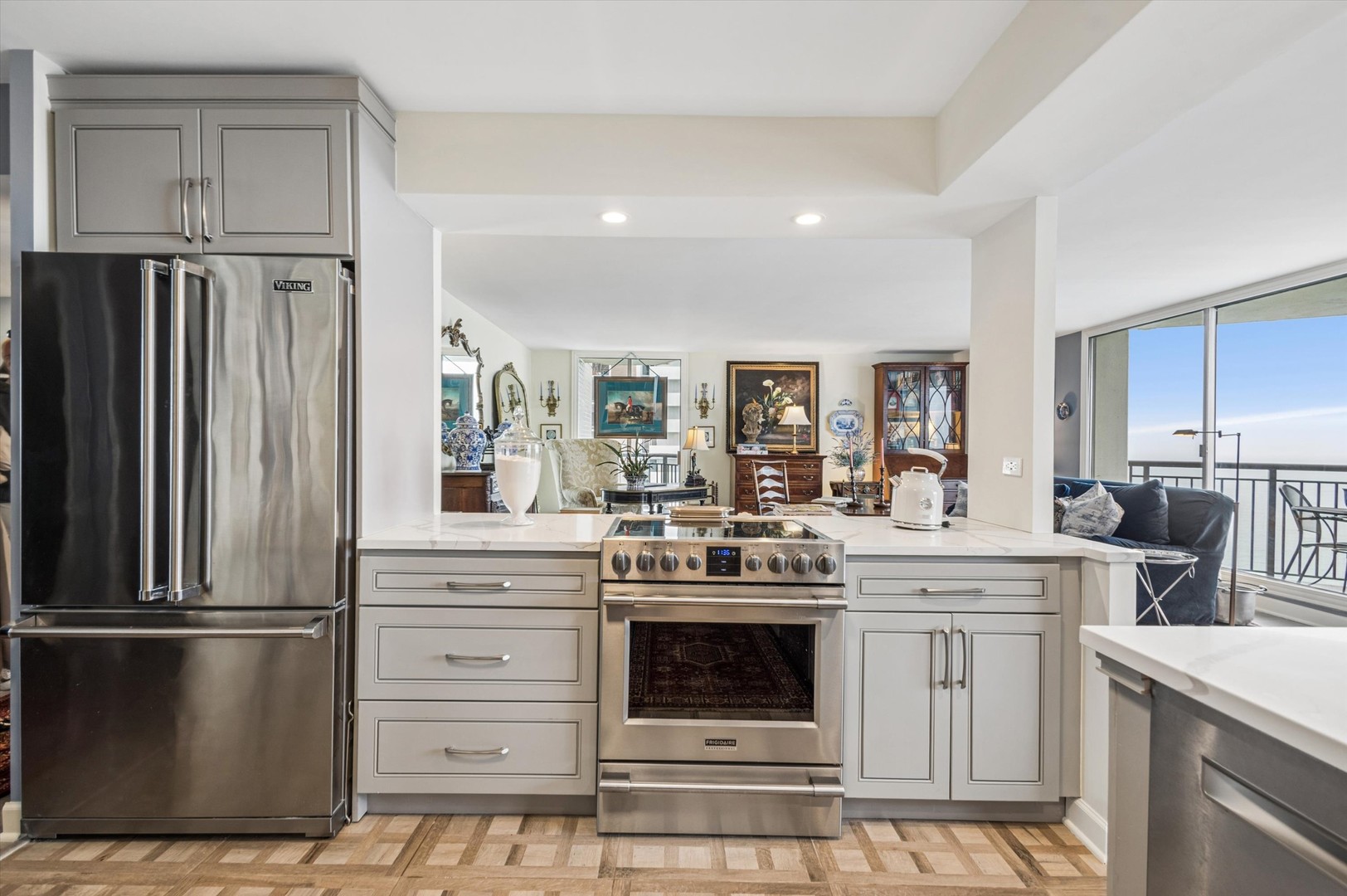 6007 N Sheridan Road 15B