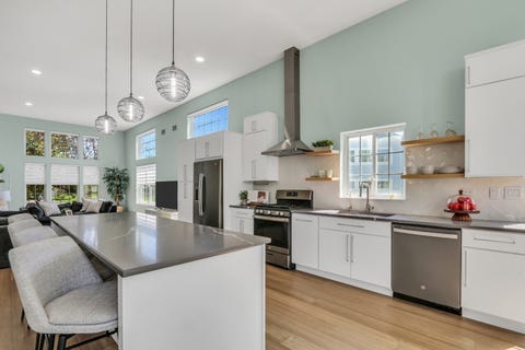 Tiny photo for 1156 Oakmeadow Court, Gurnee, IL 60031 (MLS # 12682272)