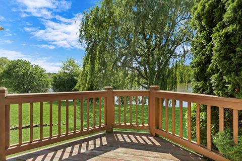 Tiny photo for 1156 Oakmeadow Court, Gurnee, IL 60031 (MLS # 12682272)