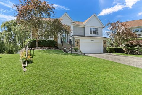 Tiny photo for 1156 Oakmeadow Court, Gurnee, IL 60031 (MLS # 12682272)