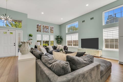 Tiny photo for 1156 Oakmeadow Court, Gurnee, IL 60031 (MLS # 12682272)