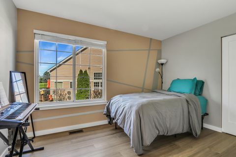 Tiny photo for 1156 Oakmeadow Court, Gurnee, IL 60031 (MLS # 12682272)
