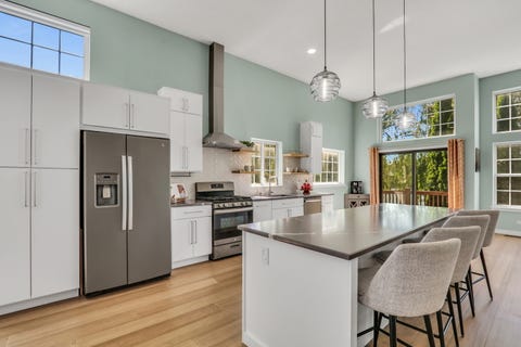 Tiny photo for 1156 Oakmeadow Court, Gurnee, IL 60031 (MLS # 12682272)