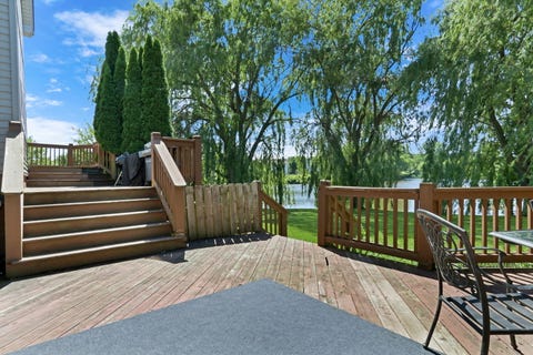 Tiny photo for 1156 Oakmeadow Court, Gurnee, IL 60031 (MLS # 12682272)