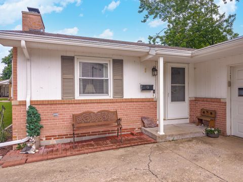 Tiny photo for 3 Manor Drive, Pontiac, IL 61764 (MLS # 12680061)